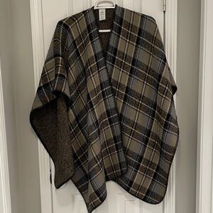 Woolrich Reversible Herringbone Poncho